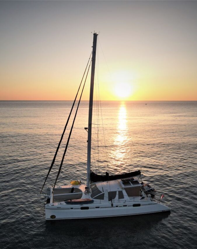 Vincent & Maria  - Catana 581