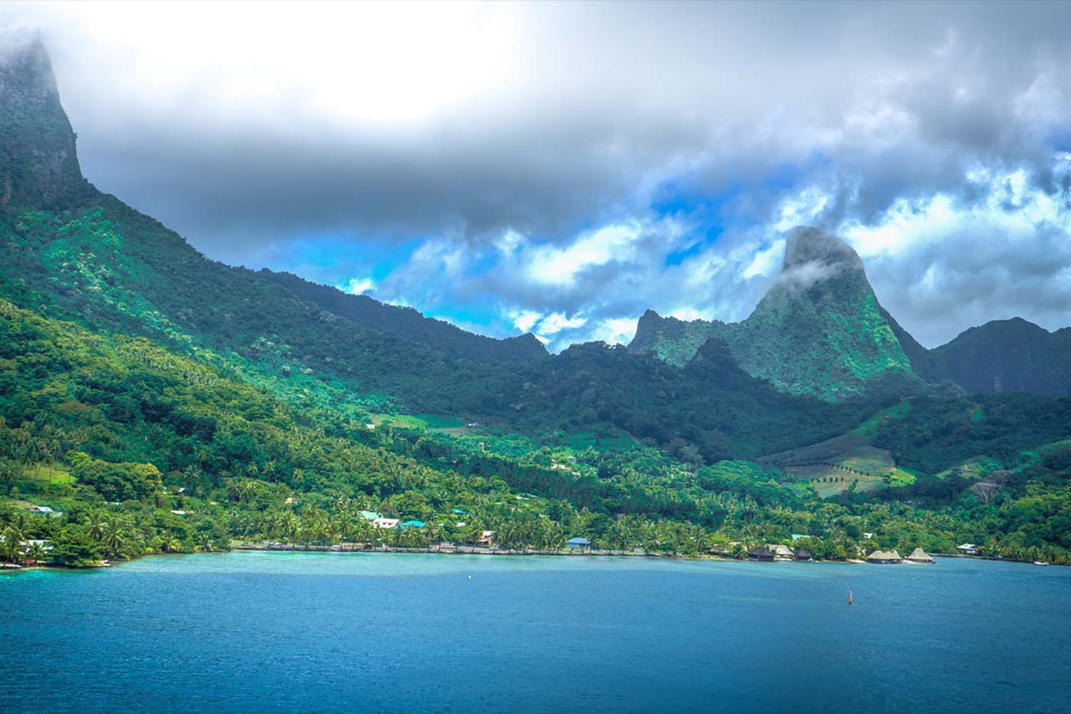 Why Choose a Tahiti Yacht Charter